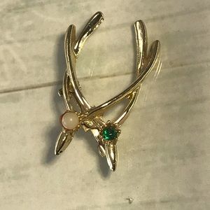 Double Wishbone Brooch